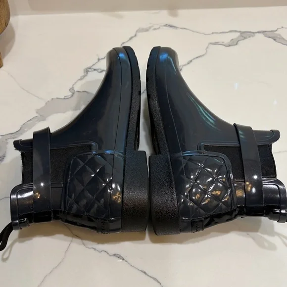 Hunter Chelsea quilted glass slate gray boots, Size 11